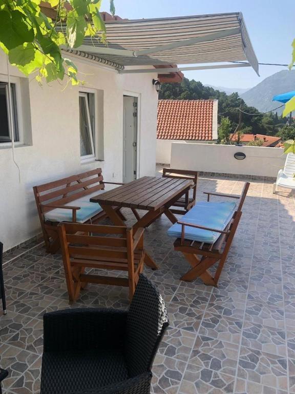 Alisa Sea View Apartment Prcanj كوتور المظهر الخارجي الصورة